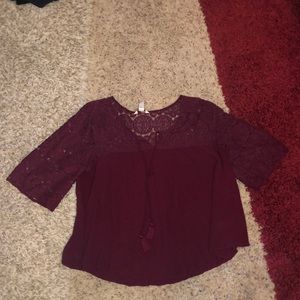 Cute Arizona burgundy blouse